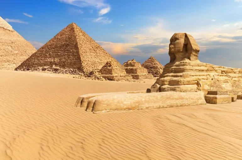 Tagesausflug nach Kairo ab Hurghada, Die Großen Pyramiden von Gizeh (2)